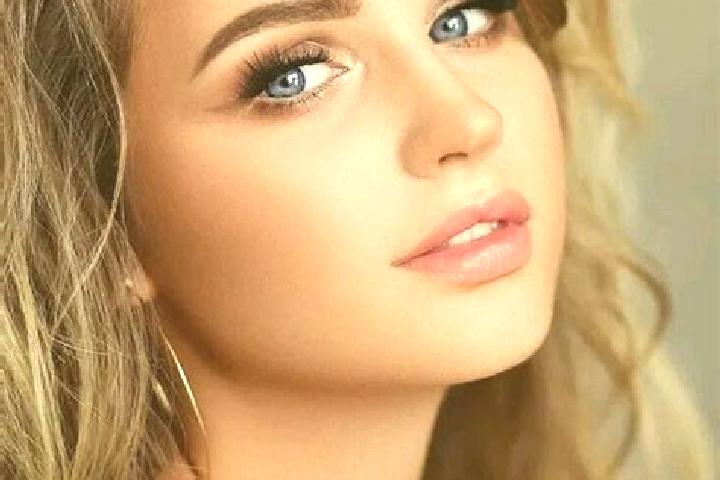 Eva, 34, a dark blonde blue-eyed mediterranean companion based in Long Creek. Offering Duos, 69. Available for incall and outcall, day and evening dates.