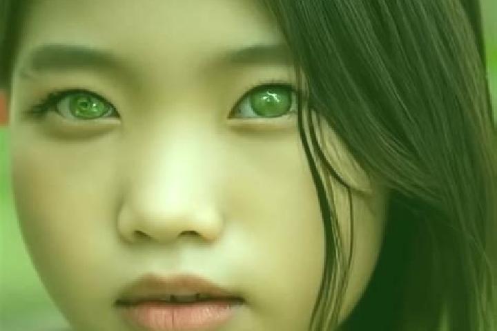 Eva, 34, a red green-eyed asian companion based in Kyohan. Offering Dinner Date, Tantra, Overnight, Girlfriend Experience. Available for incall and outcall, ...