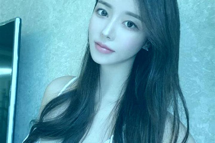 Eva, 34 — Escort in Yushanpu, China