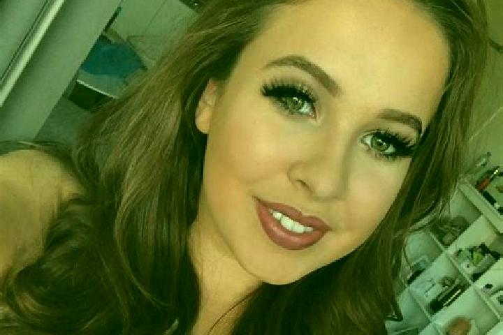 Eva, 35, a auburn brown-eyed mediterranean companion based in Amberieu-en-Bugey. Offering Massage, Striptease, CIM. Available for incall and outcall, day and...