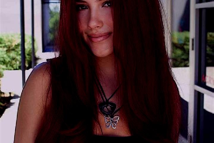 Eva, 35, a auburn dark-eyed european companion based in Izhmorskiy. Offering Striptease, Travel Companion, Overnight, Domination. Available for incall and ou...