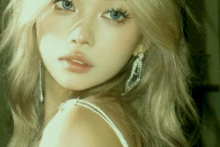 Eva, 35, a blonde blue-eyed asian companion based in Bandar Saujana Utama. Offering OWO, Party Girl, Couples, 69, CIM. Available for incall and outcall, day ...