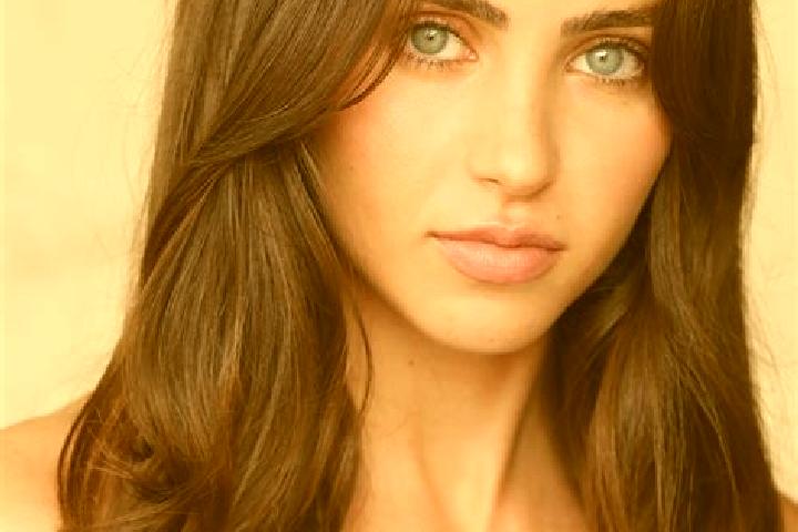 Eva, 35, a brunette dark-eyed caribbean companion based in Umbita. Offering Fetish, Domination, Striptease. Available for incall and outcall, day and evening...
