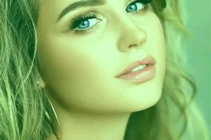 Eva, 35, a dark blonde blue-eyed ebony companion based in Red Carpet. Offering Roleplay, BDSM, Domination. Available for incall and outcall, overnight bookin...