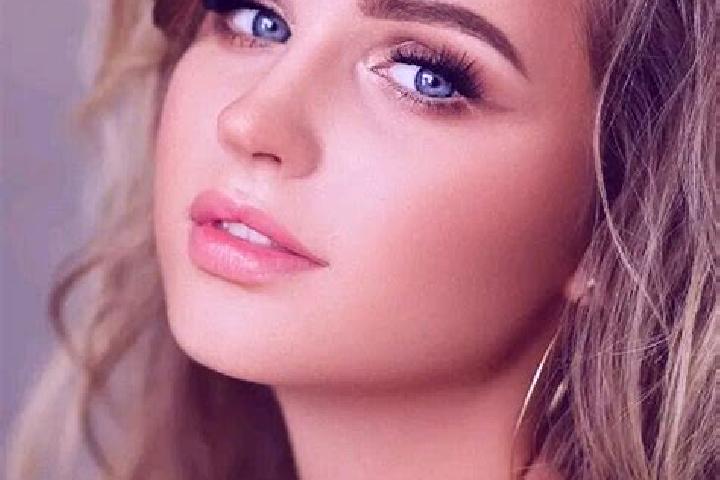 Eva, 35, a dark blonde blue-eyed ebony companion based in Thorp Arch. Offering Domination, Overnight, Party Girl. Available for incall and outcall, day and e...