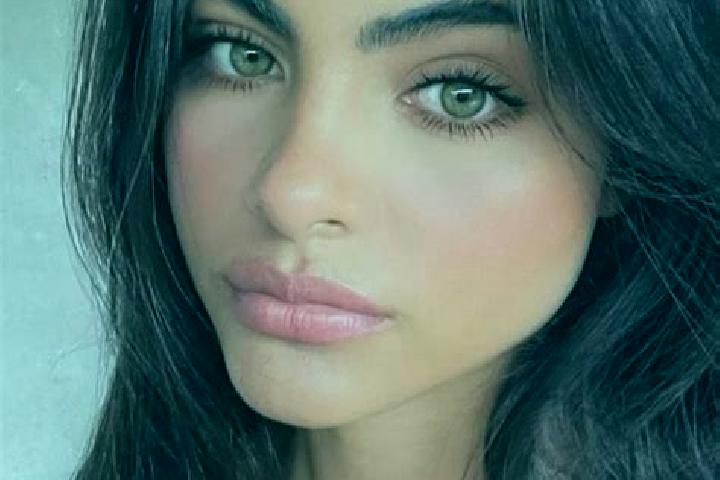 Eva, 35, a dark blonde hazel-eyed middle eastern companion based in San Jorge el Zapote. Offering Tantra, Massage. Available for incall and outcall, overnigh...