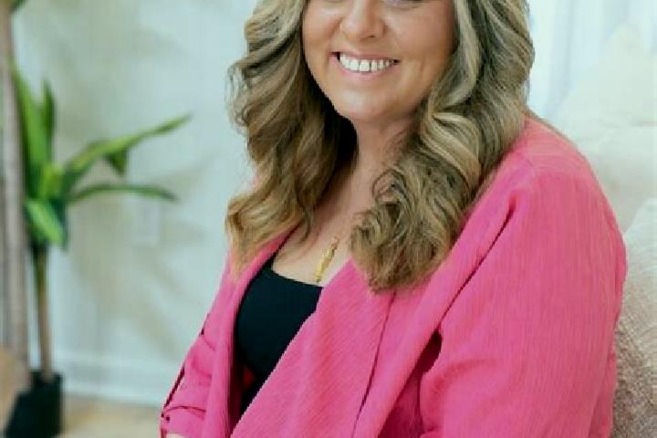 Eva, 35 — Escort in Wathena, United States