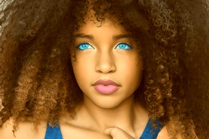 Eva, 36, a black blue-eyed ebony companion based in Tardiano. Offering Massage, Fetish, Striptease. Available for incall and outcall, day and evening dates.