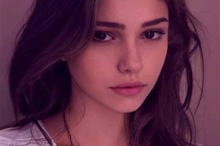 Eva, 36, a chestnut brown-eyed slavic companion based in Kertorejo. Offering GFE, OWO, Overnight. Available for incall and outcall, day and evening dates.
