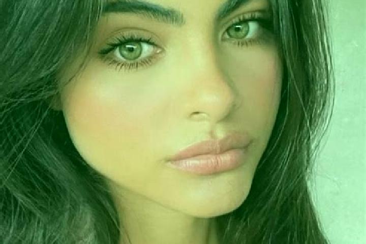 Eva, 36, a chestnut dark-eyed caucasian companion based in Dialekto. Offering Dinner Date, Massage, A-Level. Available for incall and outcall, day and evenin...