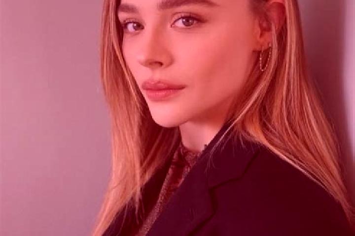 Eva, 36, a chestnut grey-eyed mixed companion based in Mahaut. Offering Party Girl, GFE, BDSM. Available for incall and outcall, overnight bookings available.