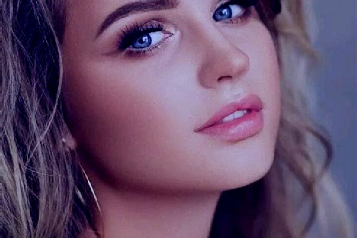 Eva, 36, a dark blonde blue-eyed ebony companion based in Siqu. Offering Travel Companion, Duos, BDSM, Girlfriend Experience, Couples. Available for incall a...