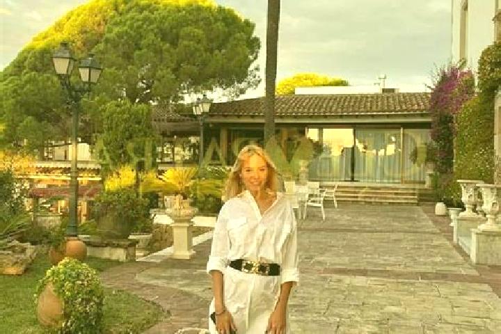 Eva, 36, a dark blonde grey-eyed middle eastern companion based in Marina di Gioiosa Ionica. Offering GFE, Party Girl, Domination, Prostate Massage. Availabl...