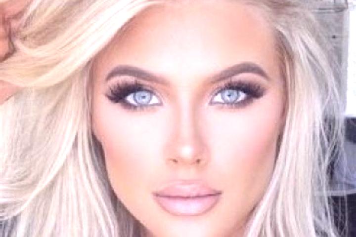 Eva, 36, a platinum blonde hazel-eyed ebony companion based in Nieuw-Wehl. Offering Dinner Date, OWO, Domination, Party Girl. Available for incall and outcal...