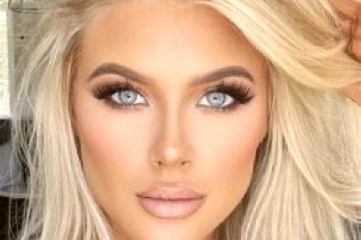 Eva, 36, a platinum blonde hazel-eyed indian companion based in Oksamytne. Offering Erotic Massage, 69, Striptease. Available for incall and outcall, day and...