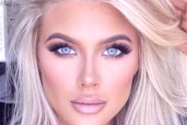 Eva, 36, a platinum blonde hazel-eyed mixed companion based in Prinzenmoor. Offering Travel Companion, 69, Couples, BDSM, Erotic Massage. Available for incal...