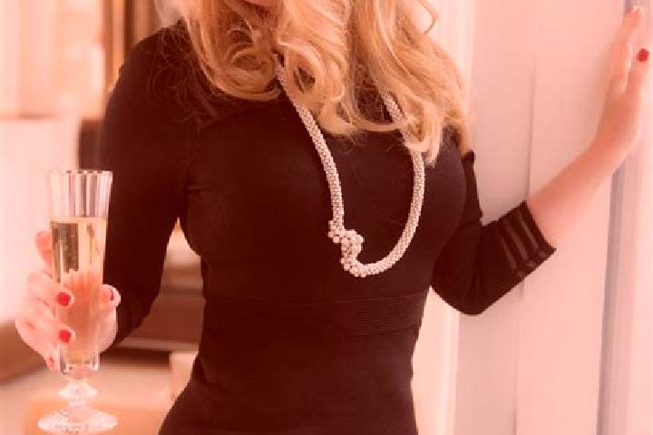 Eva, 37, a blonde amber-eyed mixed companion based in Douarnenez. Offering Roleplay, Erotic Massage, Striptease, Prostate Massage, Couples. Available for inc...