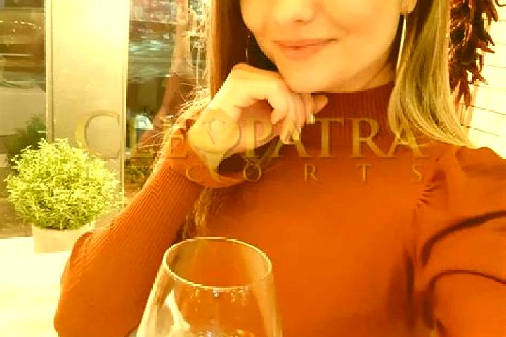 Eva, 37, a red brown-eyed mediterranean companion based in Tanbin. Offering Dinner Date, OWO, Prostate Massage, Couples. Available for incall and outcall, da...