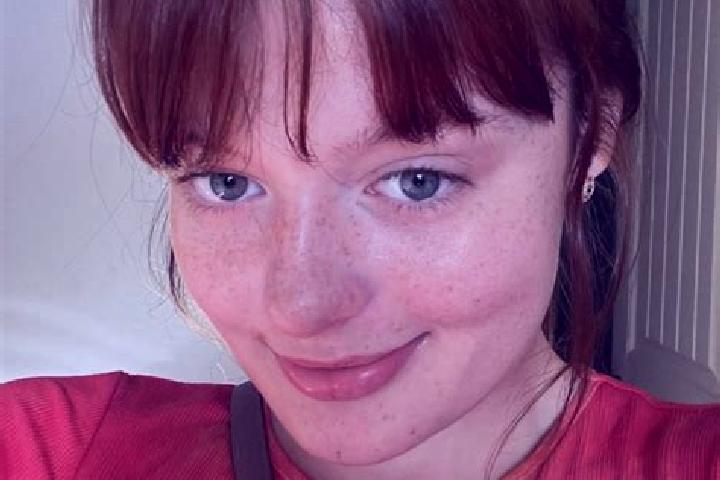 Eva, 37, a red grey-eyed european companion based in Porzano. Offering Deep French Kissing, BDSM, Overnight, Striptease, Duos. Available for incall and outca...