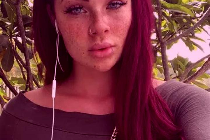Eva, 37, a red grey-eyed mixed companion based in San-Gavino-di-Carbini. Offering Erotic Massage, GFE, Travel Companion, 69. Available for incall and outcall...