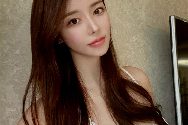 Eva, 37 — Escort in Huangshaling, China