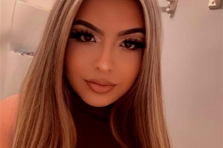 Eva, 38, a blonde amber-eyed latina companion based in El Verano. Offering Girlfriend Experience, A-Level. Available for incall and outcall, day and evening ...