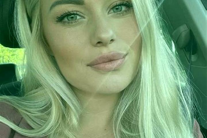 Eva, 38, a blonde hazel-eyed european companion based in Sindala. Offering Fetish, Massage, Overnight. Available for incall and outcall, day and evening dates.