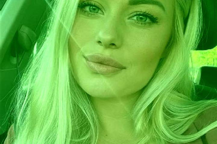 Eva, 38, a blonde hazel-eyed mixed companion based in Colona. Offering Erotic Massage, Girlfriend Experience, Deep French Kissing, GFE, Prostate Massage. Ava...