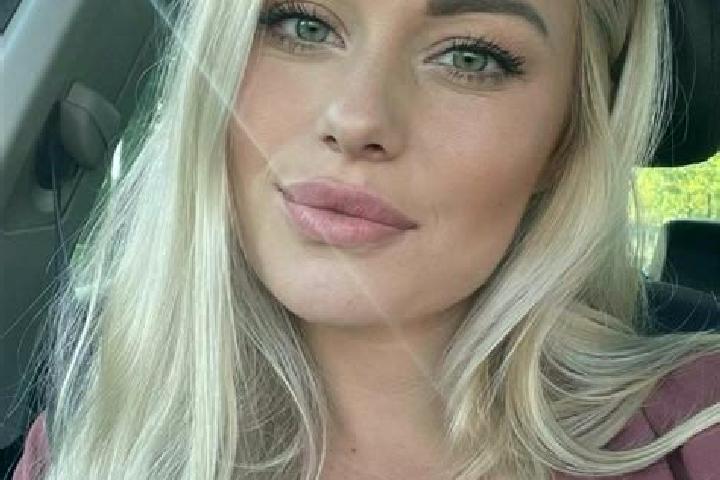 Eva, 38, a blonde hazel-eyed slavic companion based in Whickham. Offering Prostate Massage, Domination, Striptease, Roleplay. Available for incall and outcal...