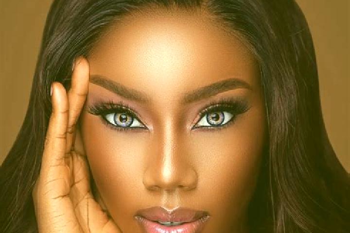 Eva, 38, a brunette blue-eyed ebony companion based in Sibi. Offering BDSM, Striptease, Girlfriend Experience, Dinner Date. Available for incall and outcall,...