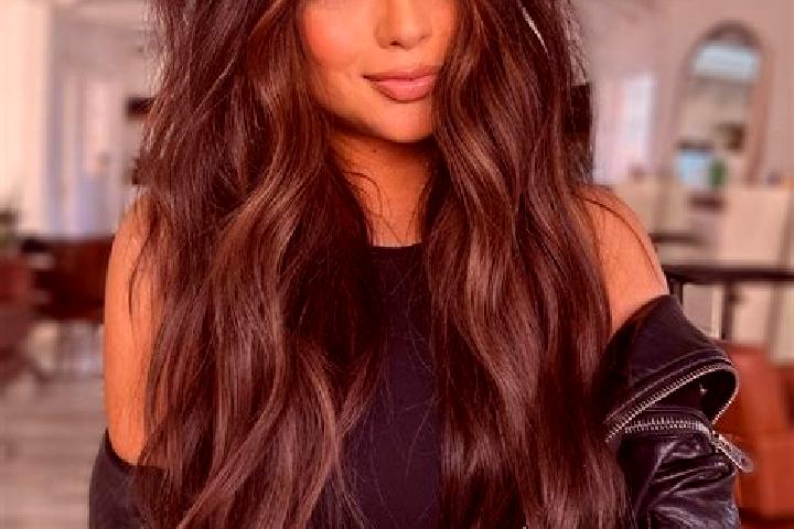 Eva, 38, a brunette dark-eyed caucasian companion based in Batiz. Offering GFE, Fetish, Overnight. Available for incall and outcall, overnight bookings avail...
