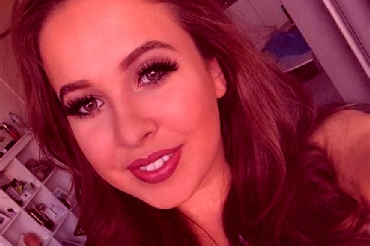 Eva, 38, a red grey-eyed mixed companion based in Dud. Offering Party Girl, Duos, Fetish, Roleplay, Dinner Date. Available for incall and outcall, day and ev...