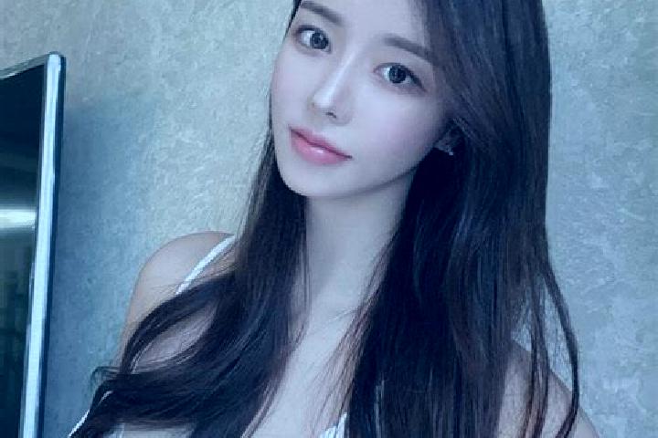 Eva, 38 — Escort in Jugantang, Indonesia