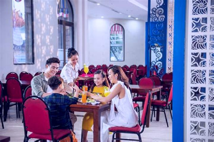 Eva, 38 — Escort in Quan Ba, Vietnam