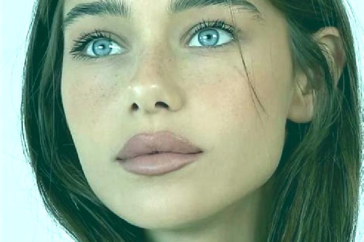 Eva, 39, a brunette brown-eyed european companion based in Vodelobly. Offering Fetish, BDSM, Girlfriend Experience. Available for incall and outcall, overnig...