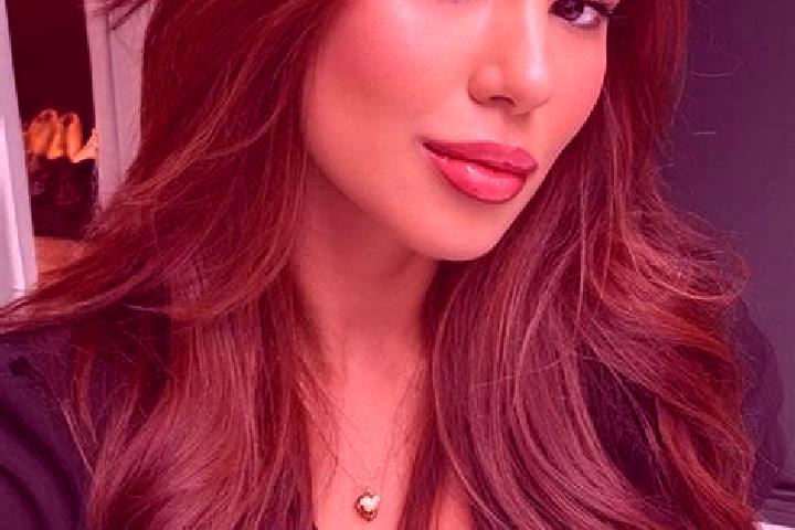 Eva, 39, a chestnut brown-eyed latina companion based in Regio Parco. Offering Duos, Overnight, Roleplay, OWO, Dinner Date. Available for incall and outcall,...
