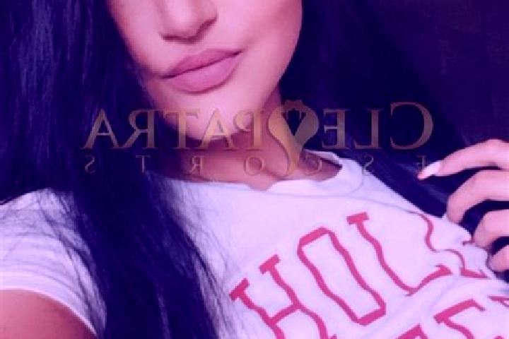 Eva, 39, a red dark-eyed indian companion based in Montigny. Offering Dinner Date, Tantra, OWO, Fetish. Available for incall and outcall, overnight bookings ...