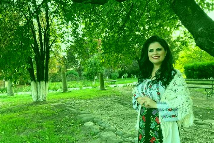 Eva, 39 — Escort in Galbinasi, Romania