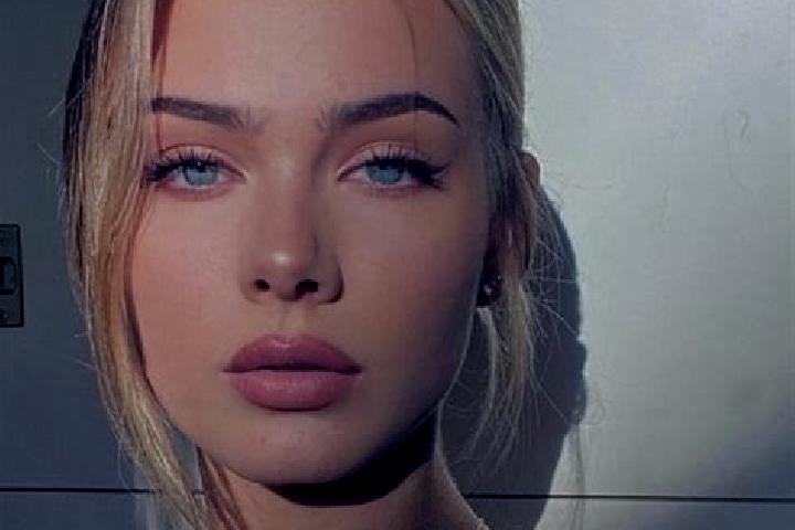 Evelyn, 20, a blonde dark-eyed european companion based in Qili. Offering CIM, Massage, Tantra. Available for incall and outcall, day and evening dates.