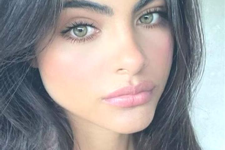 Evelyn, 20, a brunette dark-eyed middle eastern companion based in Boumia. Offering Dinner Date, Erotic Massage, Deep French Kissing. Available for incall an...