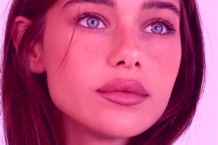 Evelyn, 20, a brunette grey-eyed latina companion based in Dipalpur. Offering Tantra, Prostate Massage. Available for incall and outcall, day and evening dates.
