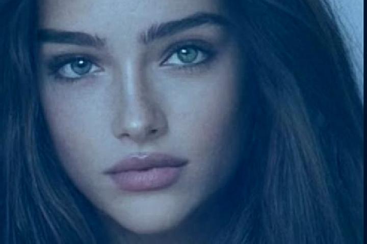 Evelyn, 20, a chestnut grey-eyed caucasian companion based in Armasoaia. Offering A-Level, Couples, OWO, 69. Available for incall and outcall, overnight book...