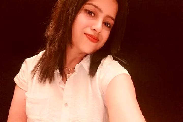 Evelyn, 20 — Escort in Kapuria, India