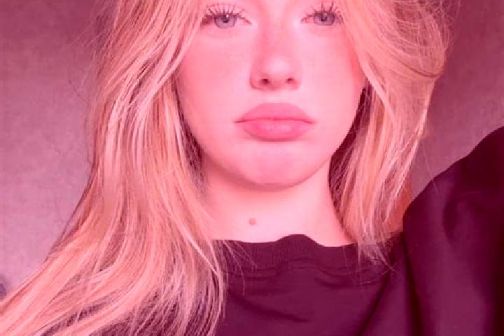 Evelyn, 20 — Escort in Krasnany, Slovakia