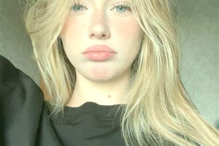 Evelyn, 20 — Escort in Krogaspe, Germany