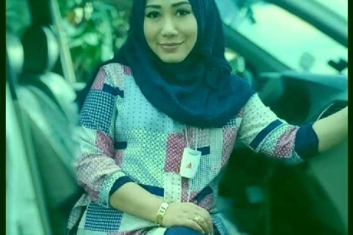 Evelyn, 20 — Escort in Rappang, Indonesia