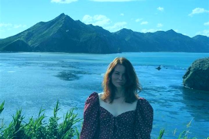 Evelyn, 20 — Escort in Yuzhno-Sukhokumsk, Russia