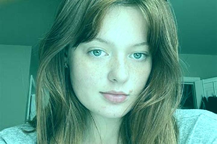 Evelyn, 21, a auburn grey-eyed mixed companion based in Ballyfermot. Offering BDSM, 69, Dinner Date, GFE. Available for incall and outcall, day and evening d...