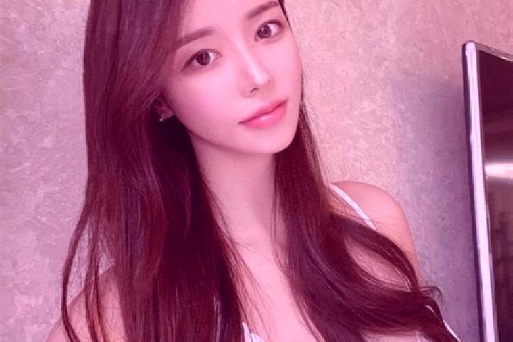 Evelyn, 21 — Escort in Mucun, China