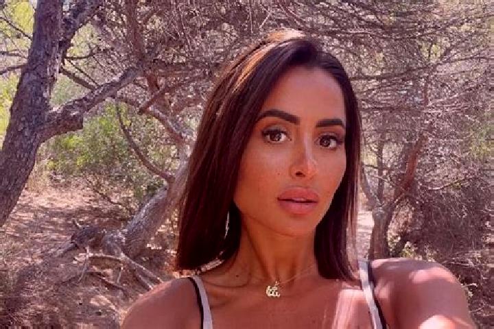 Evelyn, 22, a black brown-eyed european companion based in Oued el Himer. Offering CIM, Domination, Party Girl. Available for incall and outcall, overnight b...
